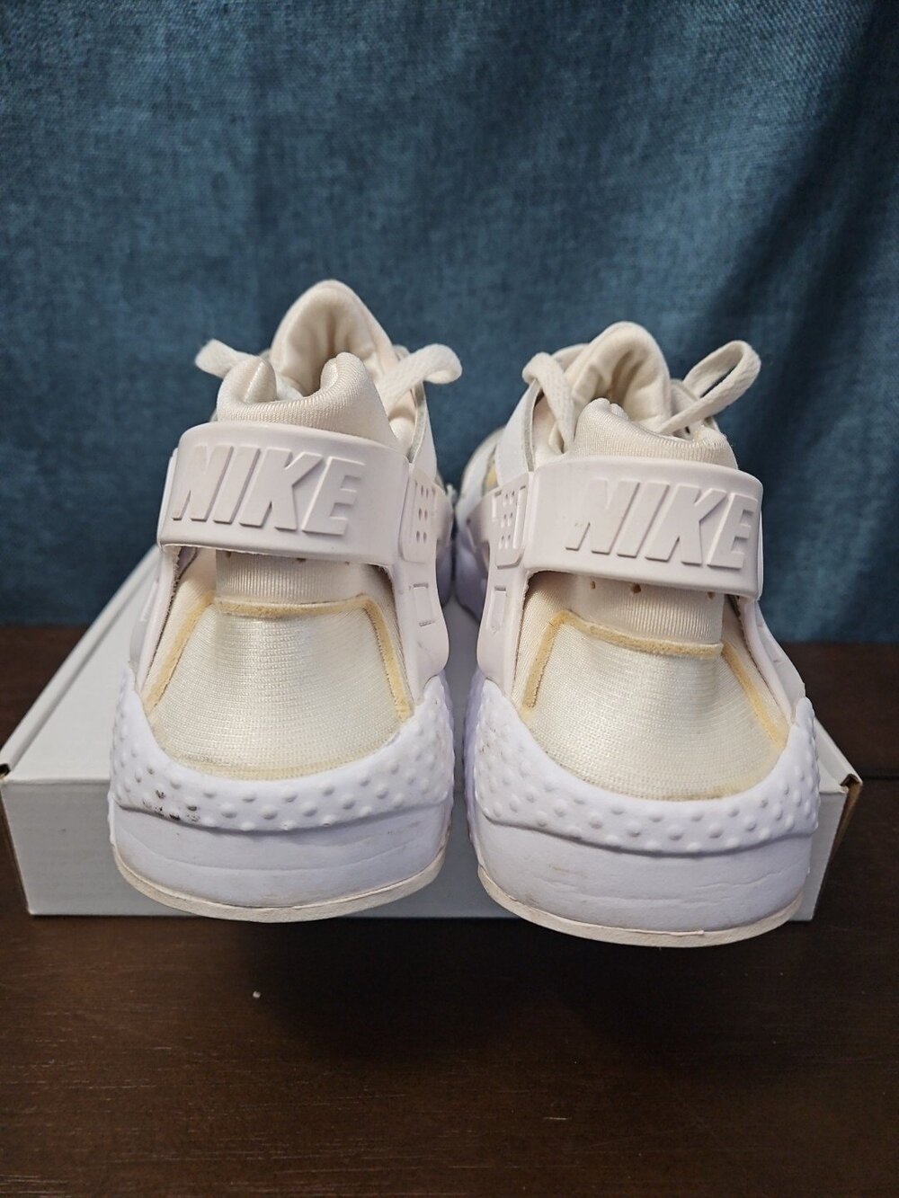 Nike Air Huarache Triple White GS 654275-110 Size 6.5Y | Women's 8 | Retro - Picture 9 of 16